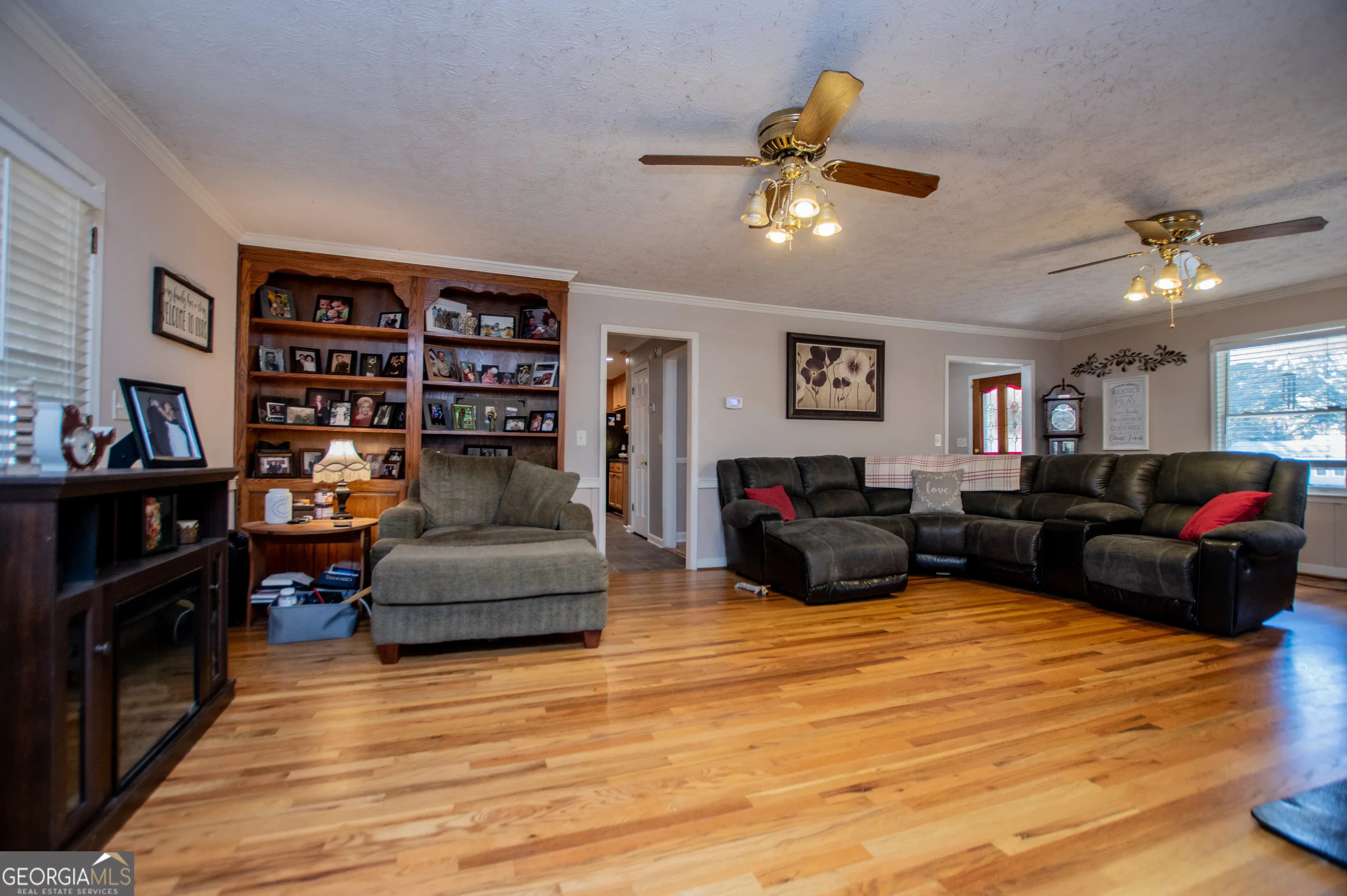 4049 Roy Ct — photo 6 of 43