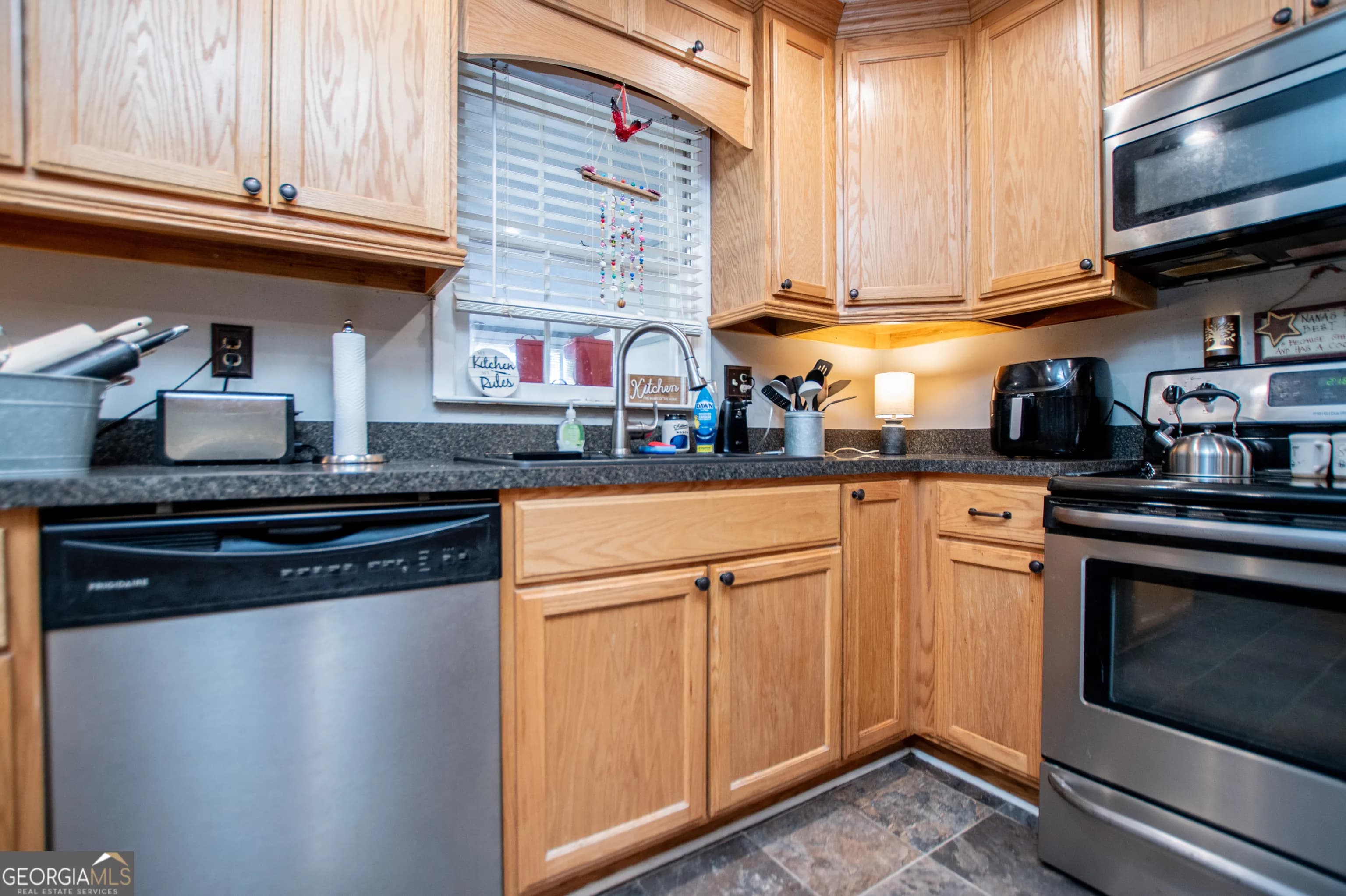 4049 Roy Ct — photo 10 of 43