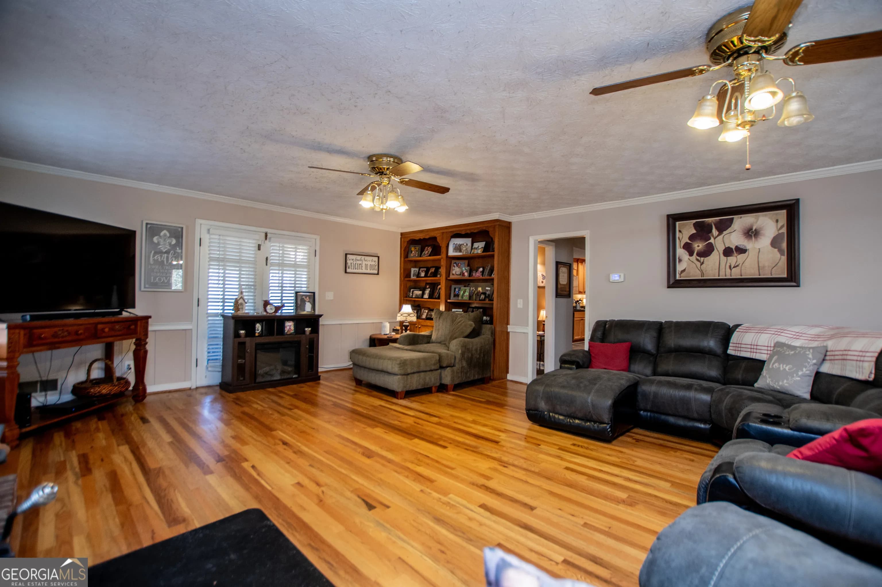 4049 Roy Ct — photo 5 of 43