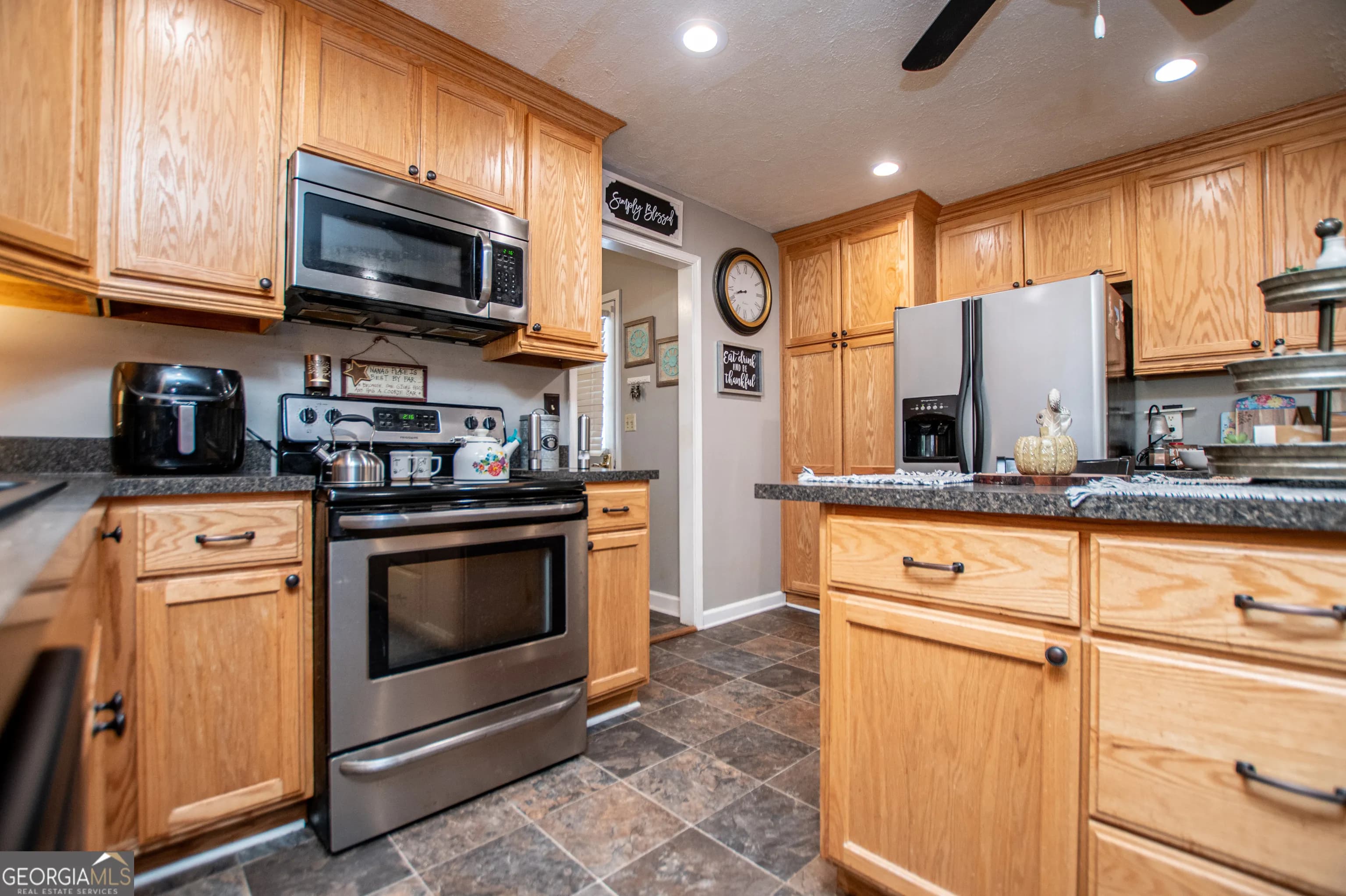 4049 Roy Ct — photo 11 of 43