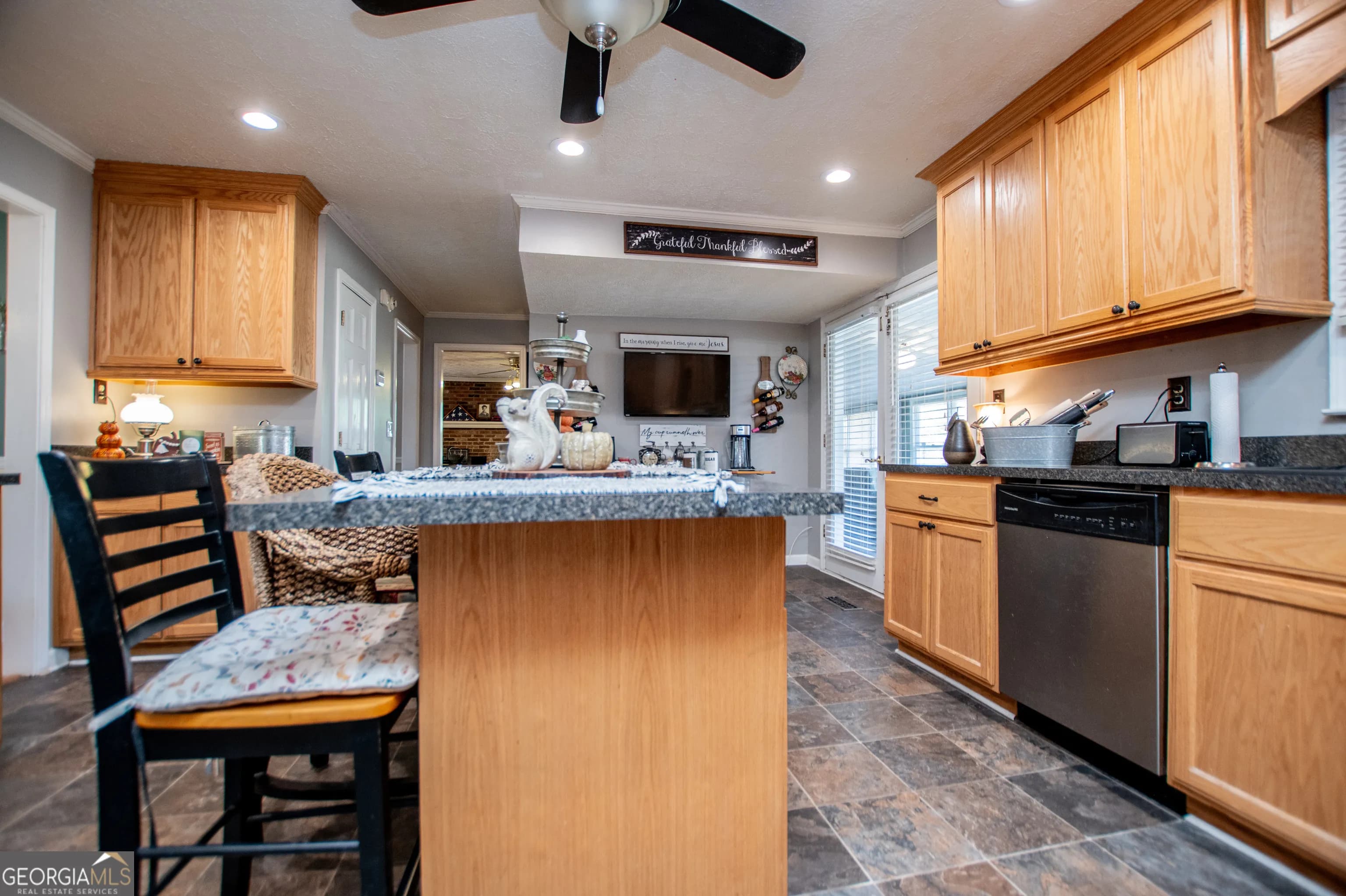 4049 Roy Ct — photo 15 of 43