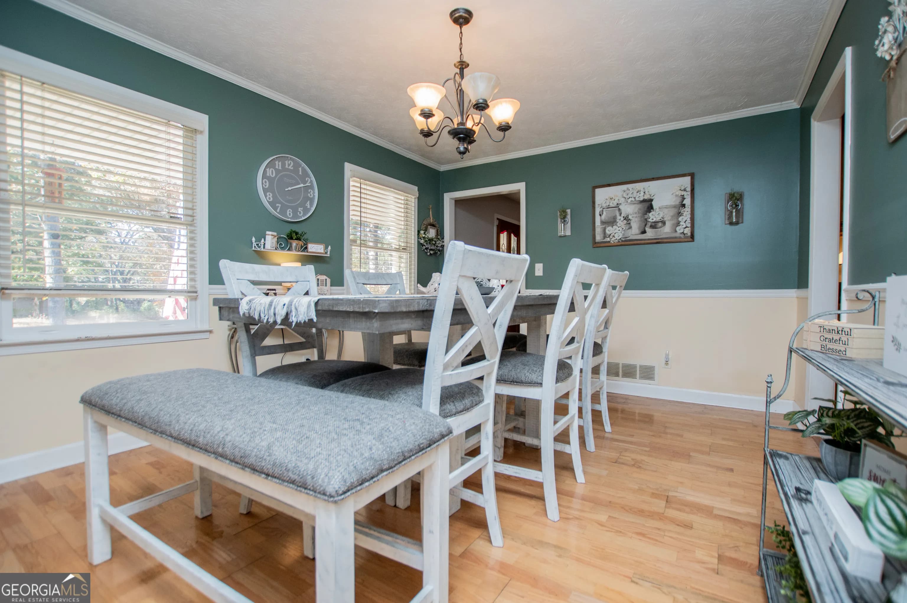 4049 Roy Ct — photo 3 of 43