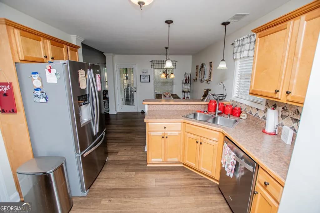 170 Saddleridge Dr — photo 11 of 64