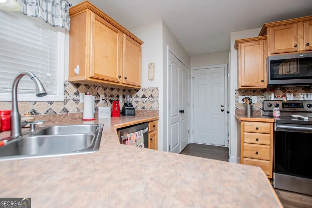 170 Saddleridge Dr — photo 15 of 64