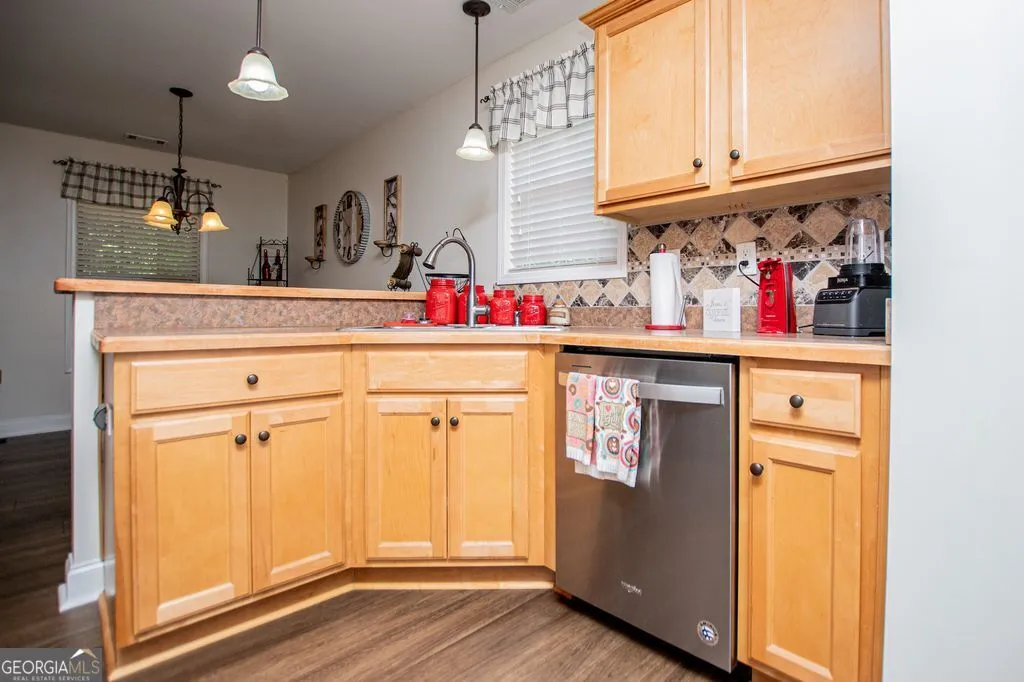 170 Saddleridge Dr — photo 16 of 64