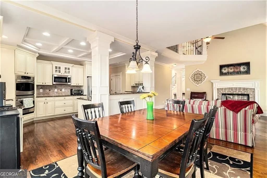 7497 Treehouse Ct — photo 8 of 64