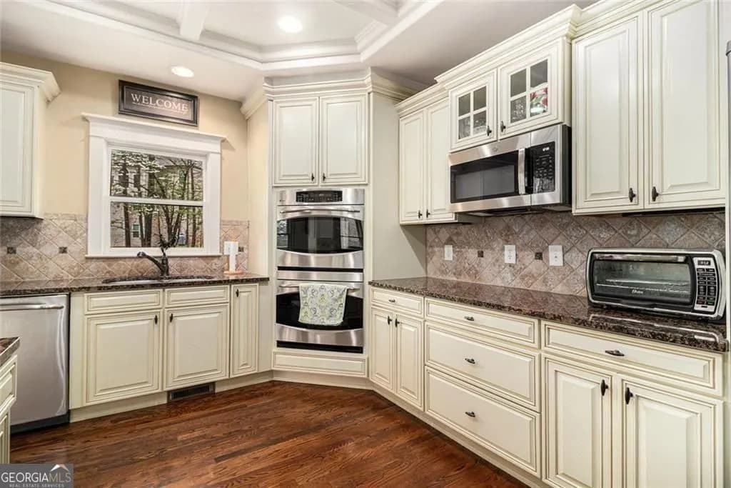 7497 Treehouse Ct — photo 12 of 64