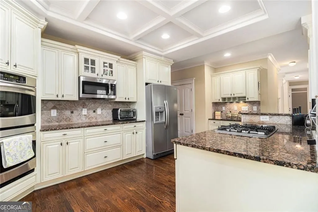 7497 Treehouse Ct — photo 14 of 64