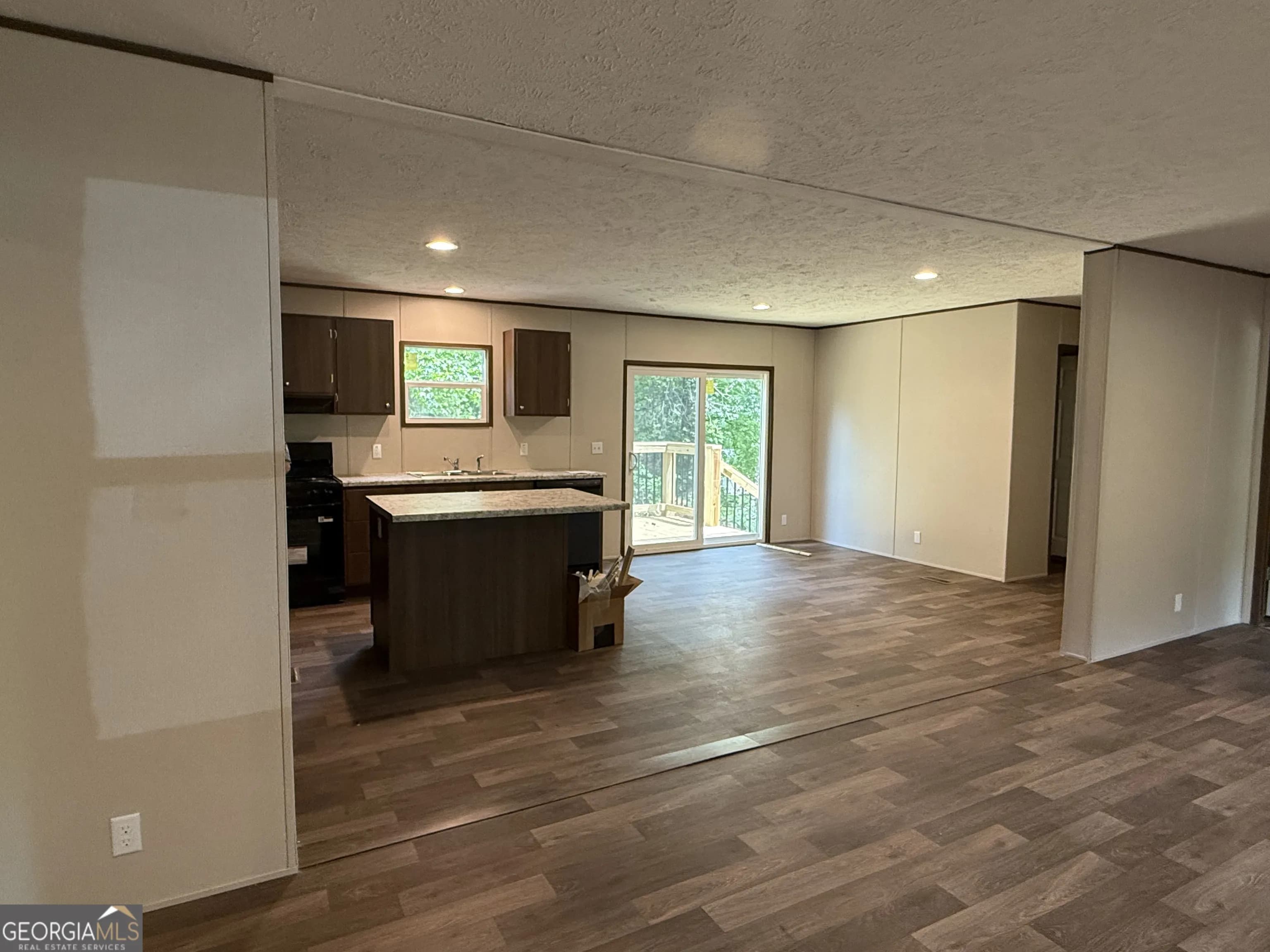 166 Evergreen Dr — photo 11 of 12