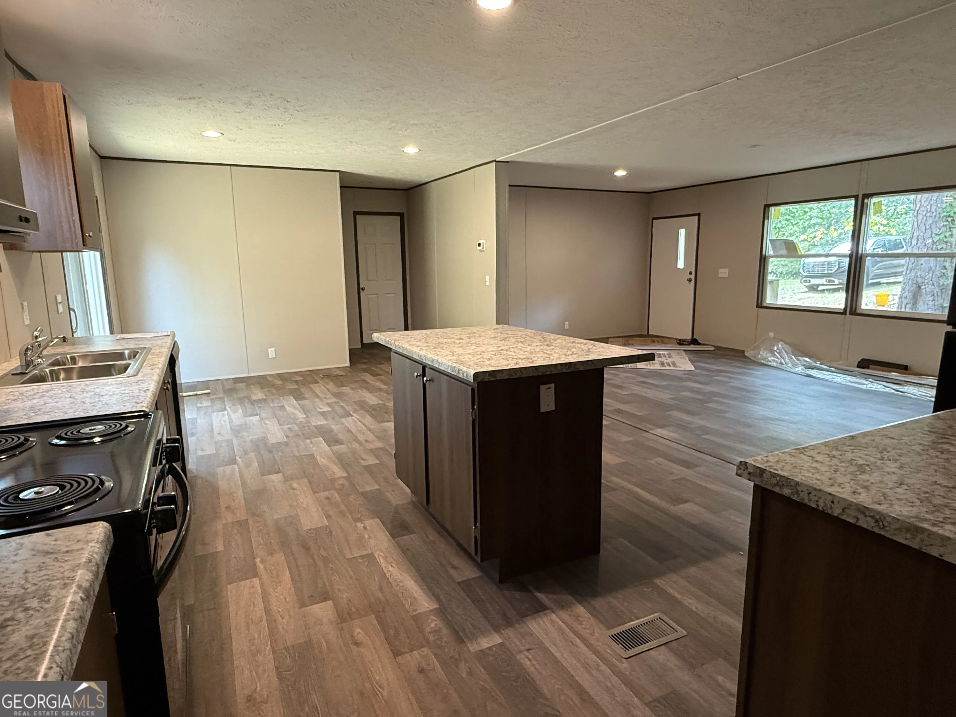166 Evergreen Dr — photo 12 of 12