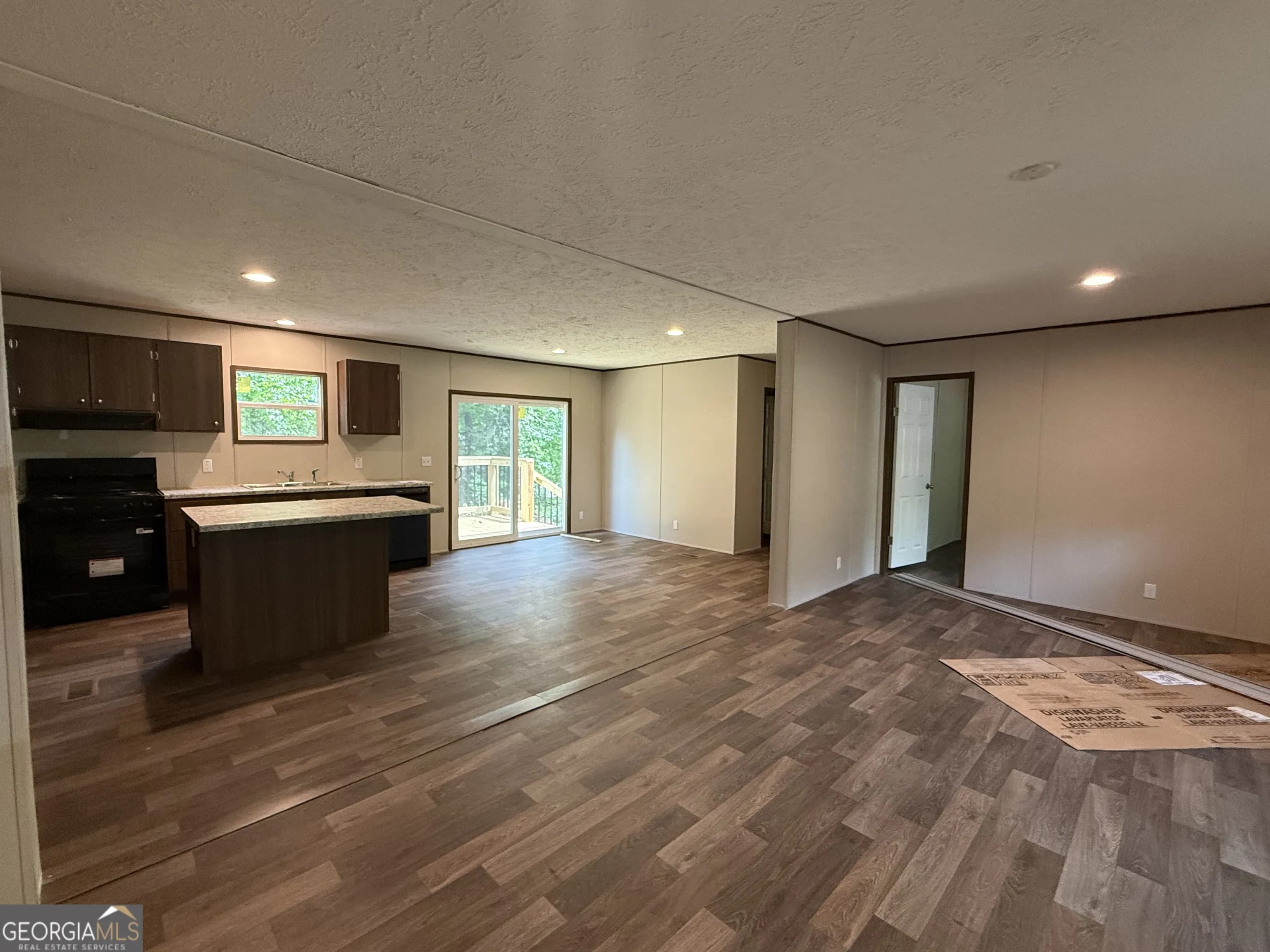 166 Evergreen Dr — photo 10 of 12