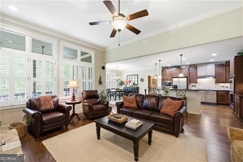 136 Lullwater Ln — photo 4 of 80
