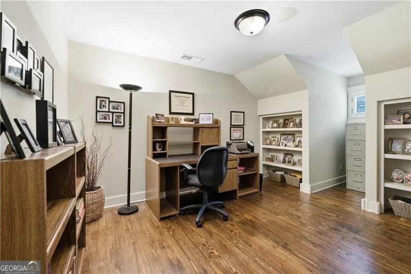 136 Lullwater Ln — photo 34 of 80