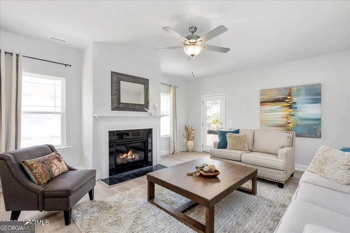 205 Laney Dr — photo 3 of 19