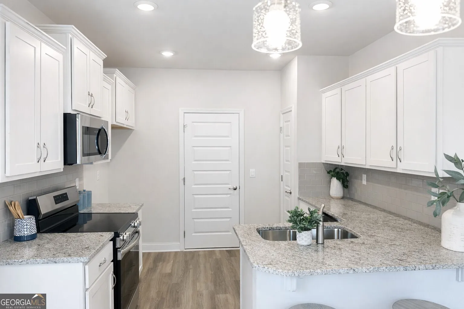 207 Laney Dr — photo 4 of 25