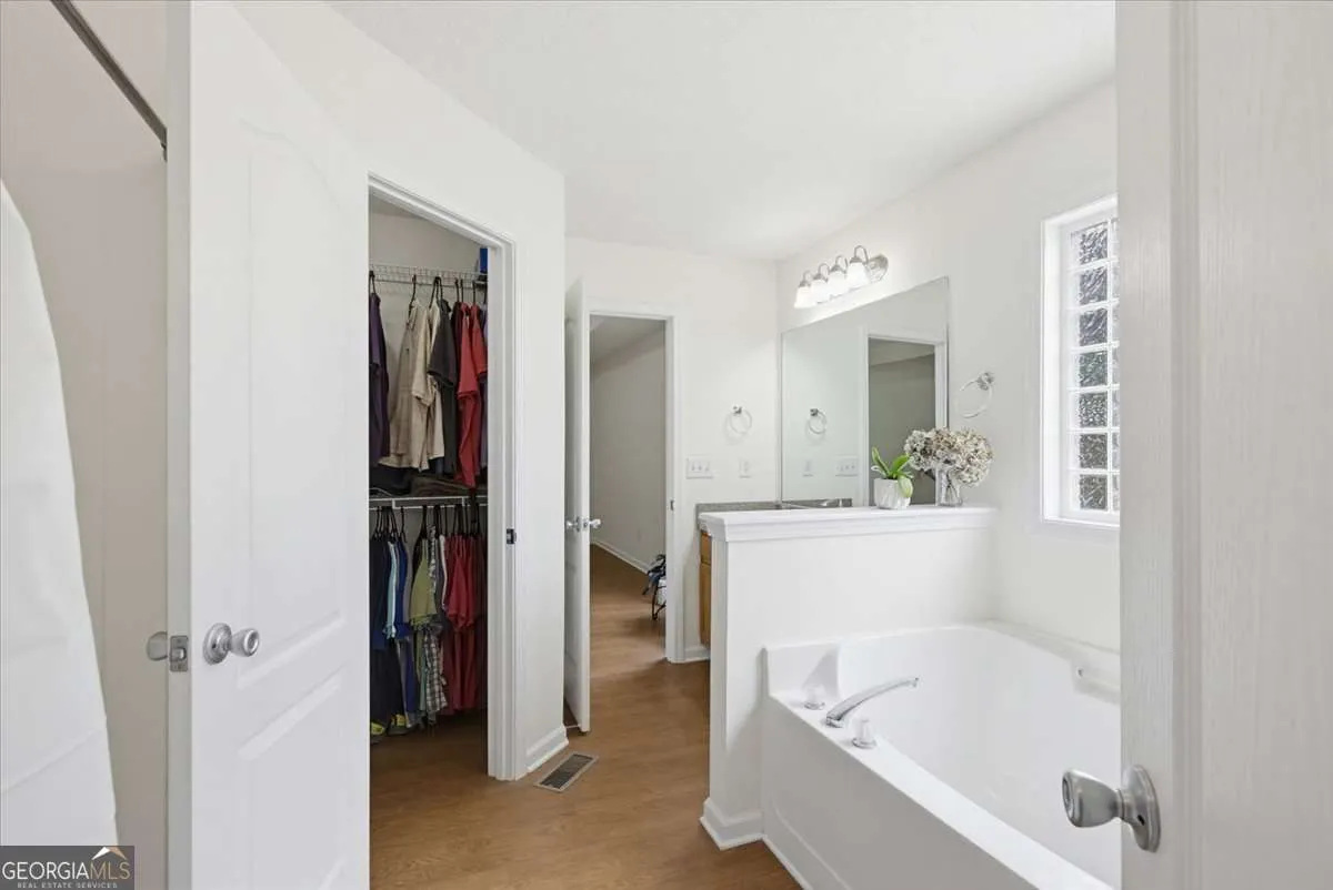 108 Misty Oak Ln — photo 15 of 37