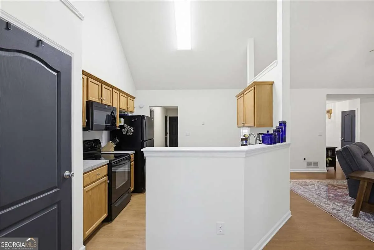 108 Misty Oak Ln — photo 7 of 37