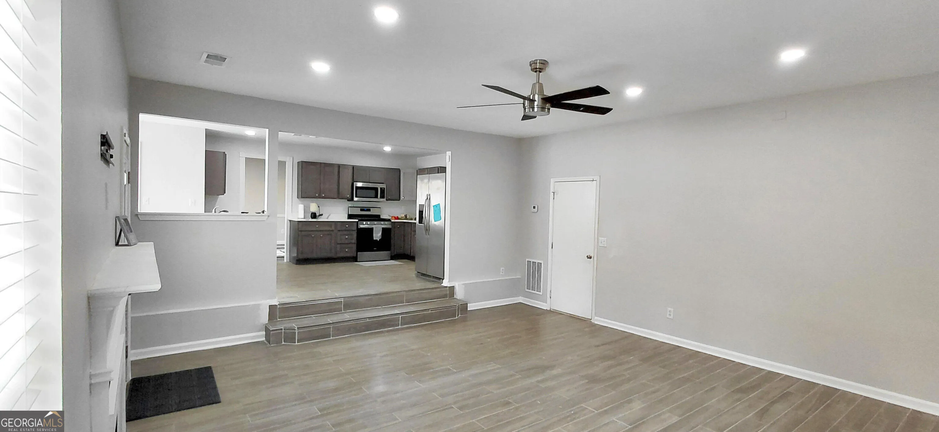 6715 Manor Creek Dr — photo 9 of 36