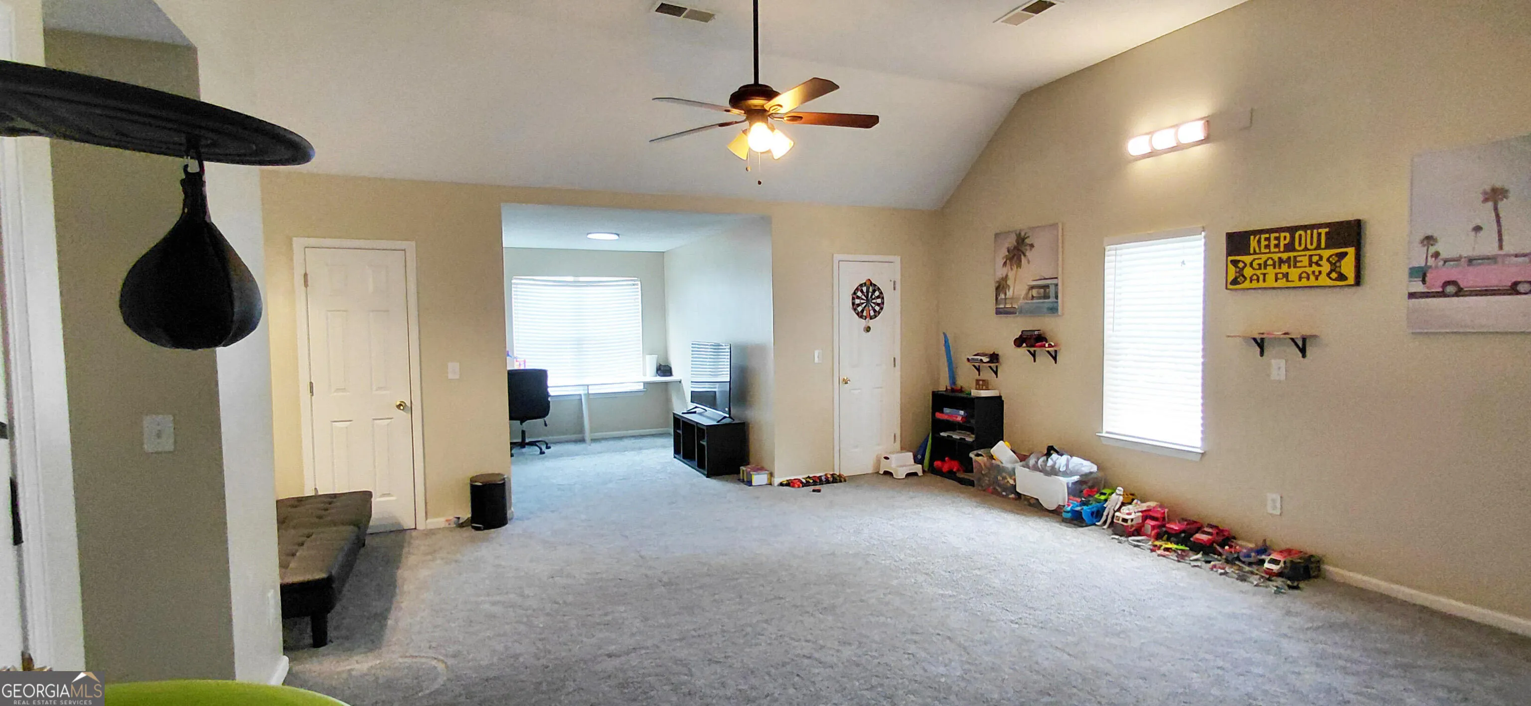 6715 Manor Creek Dr — photo 15 of 36