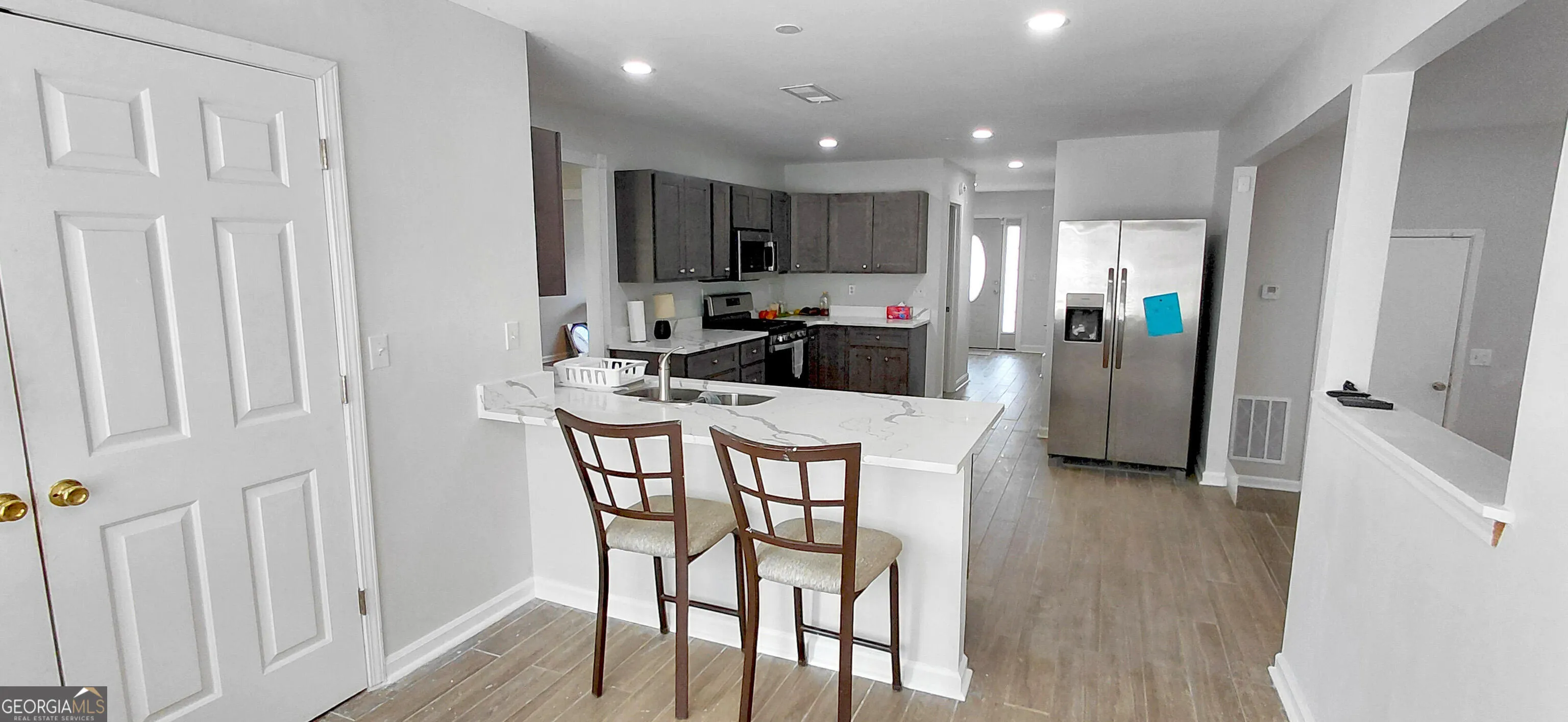 6715 Manor Creek Dr — photo 7 of 36