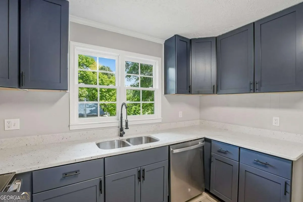 110 South St — photo 4 of 33