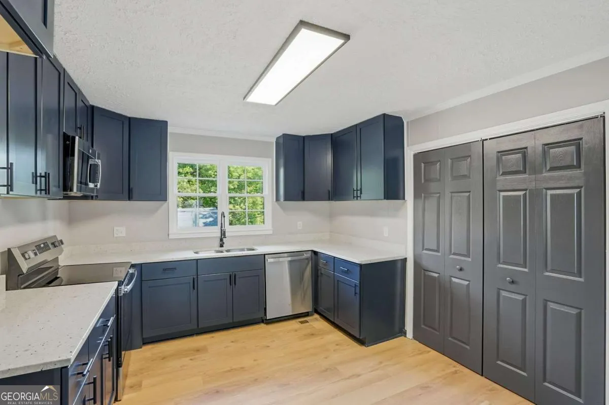 110 South St — photo 3 of 33
