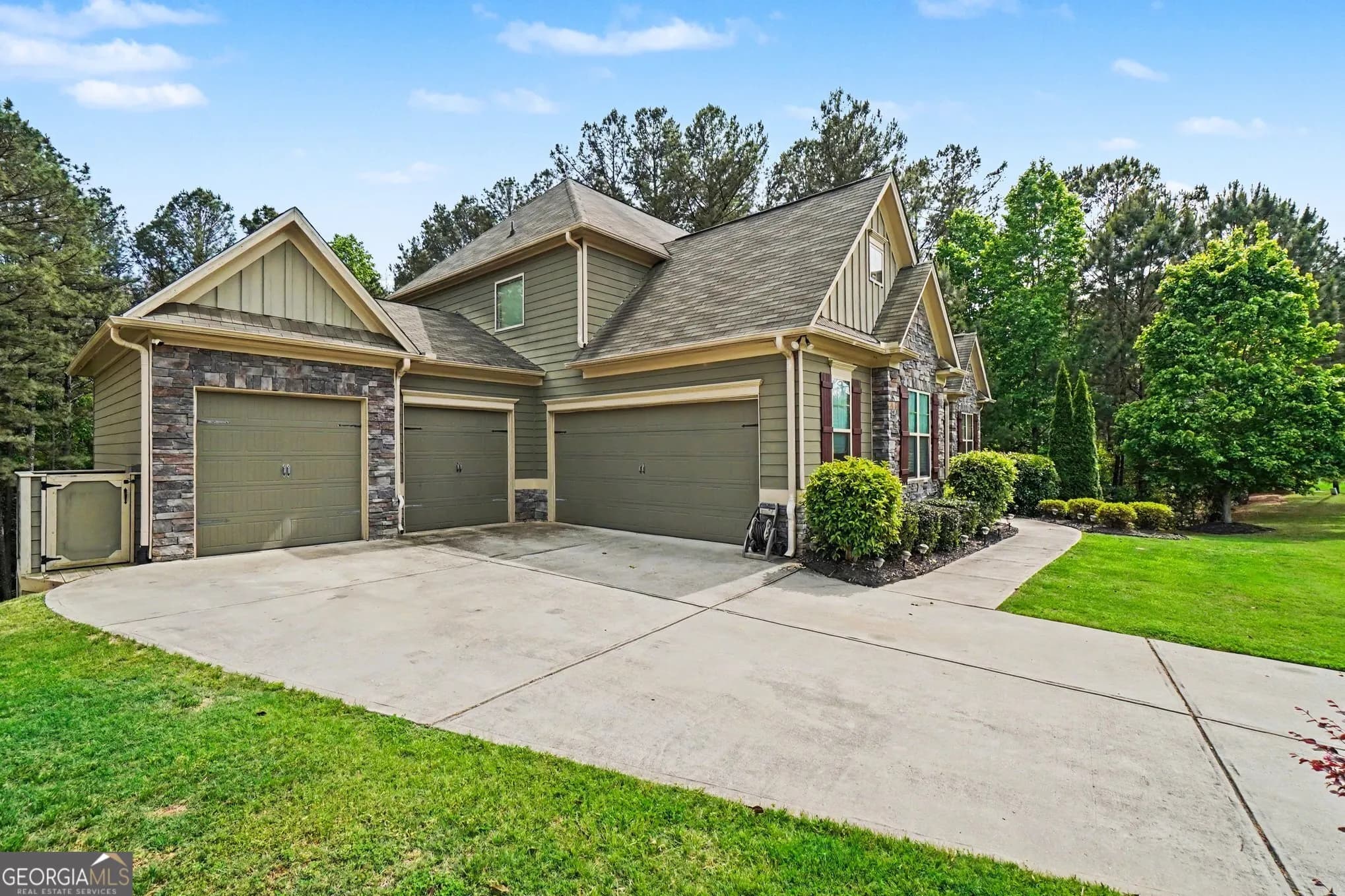 93 Grace Arbor Ln — photo 2 of 44