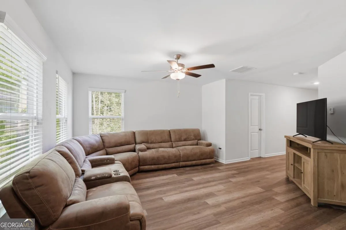 404 Cassidy Trl — photo 13 of 28