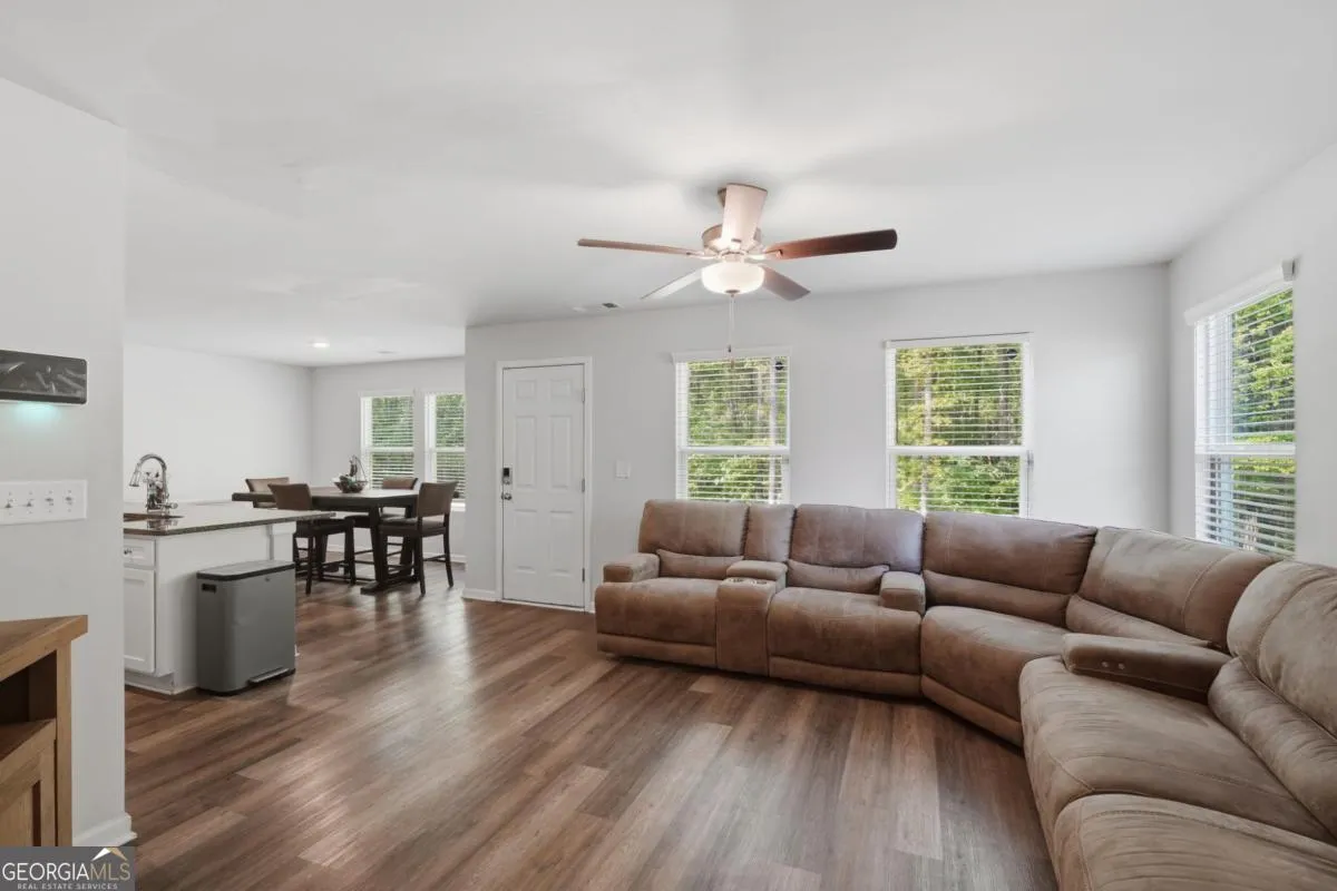 404 Cassidy Trl — photo 2 of 28