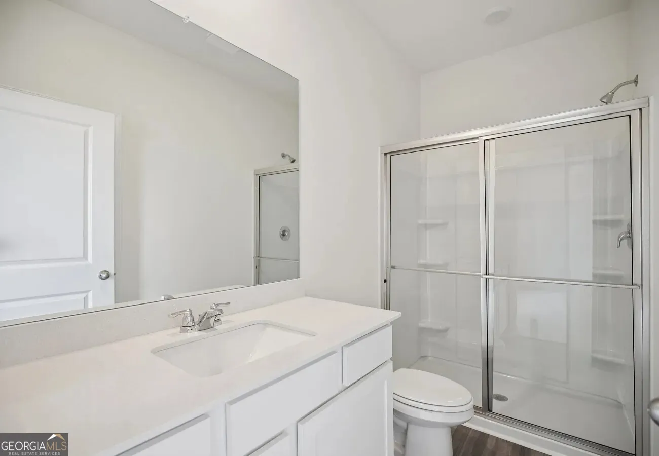 19 Crescent Blvd — photo 4 of 5