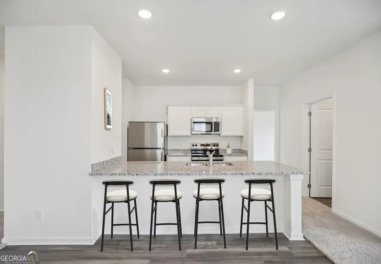 19 Crescent Blvd — photo 3 of 5