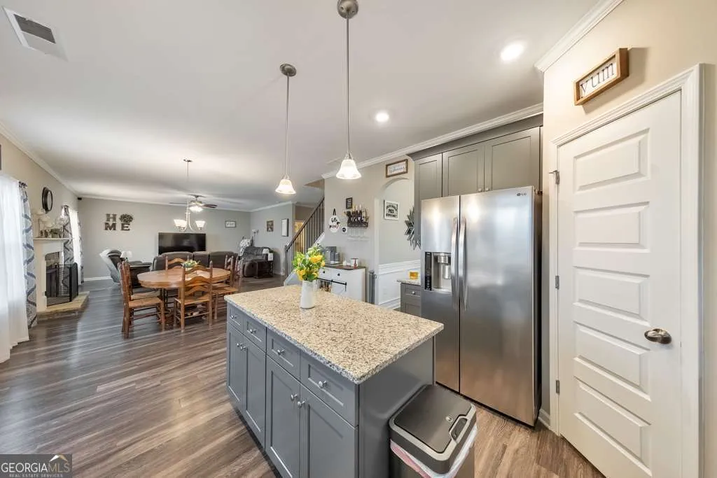 54 Ashbridge Ln — photo 6 of 51