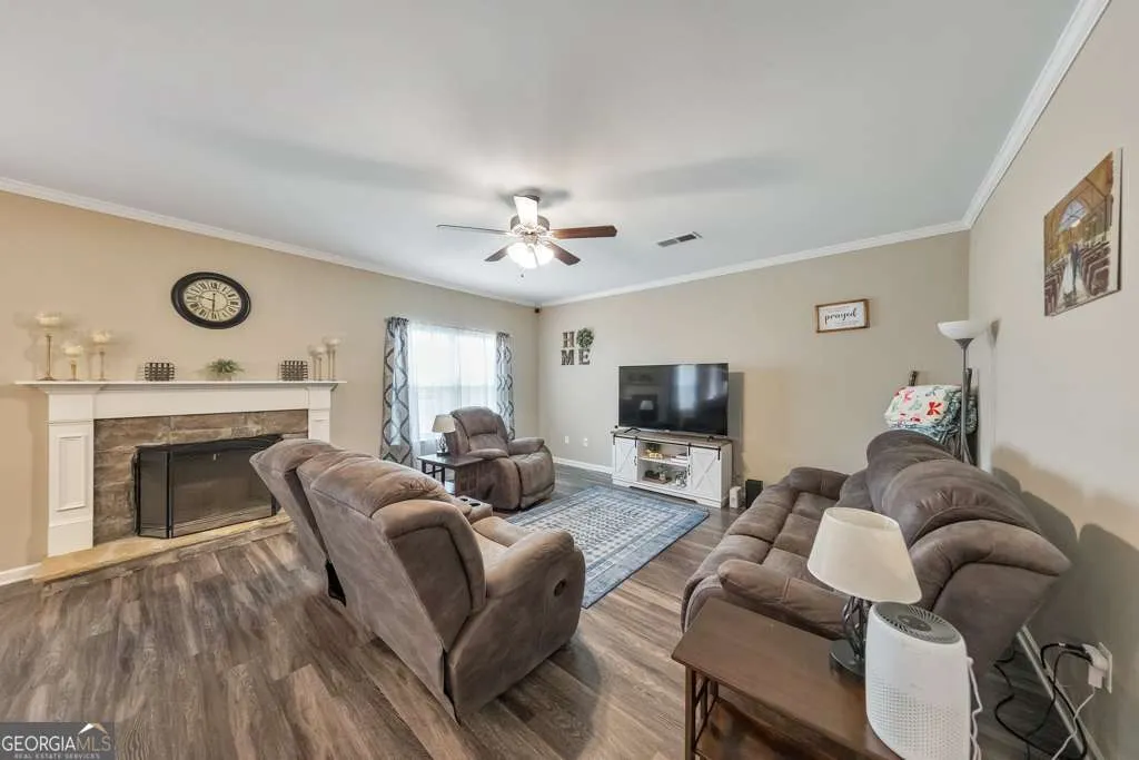 54 Ashbridge Ln — photo 9 of 51
