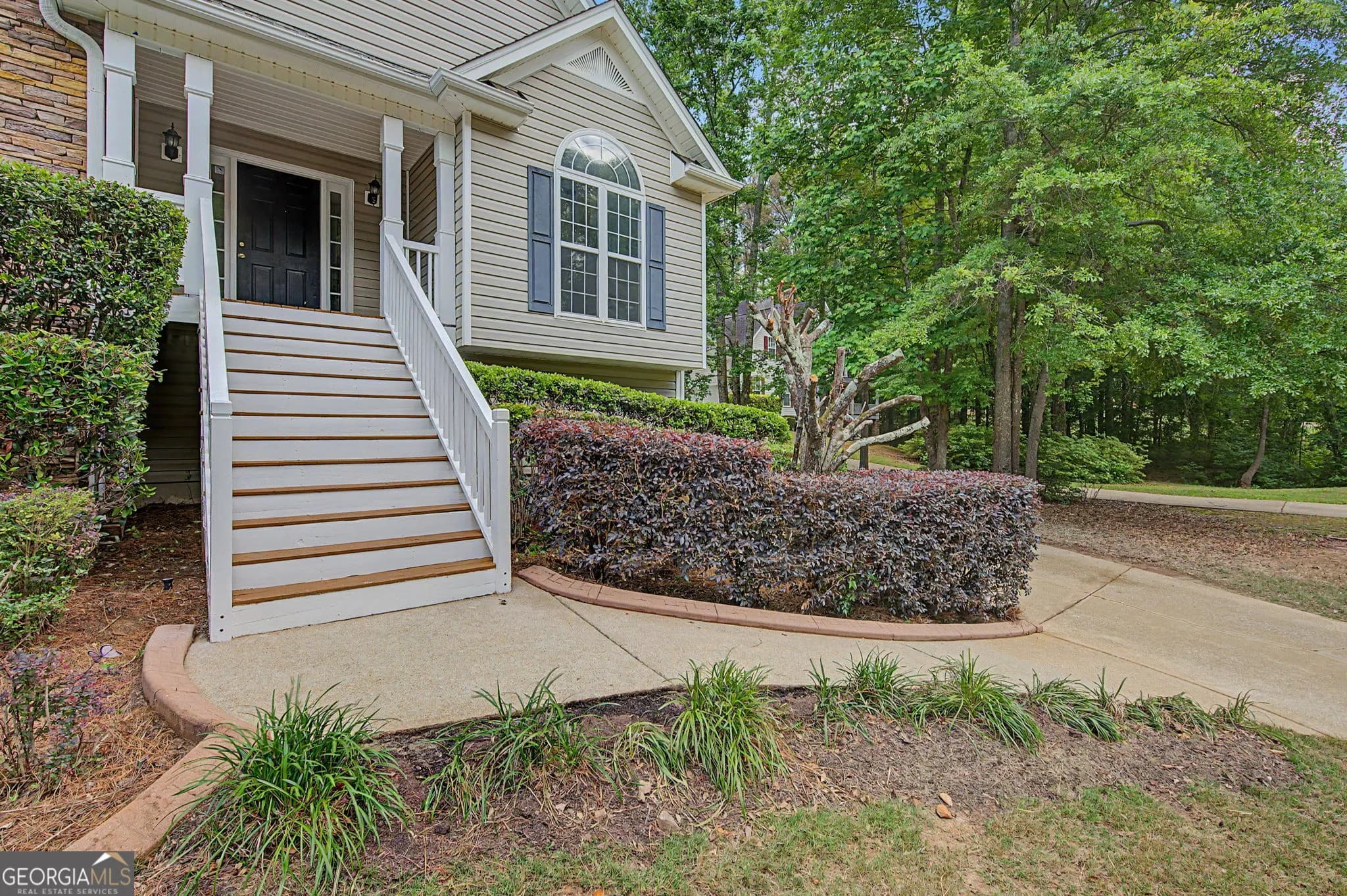 222 Riverstone Dr — photo 13 of 56