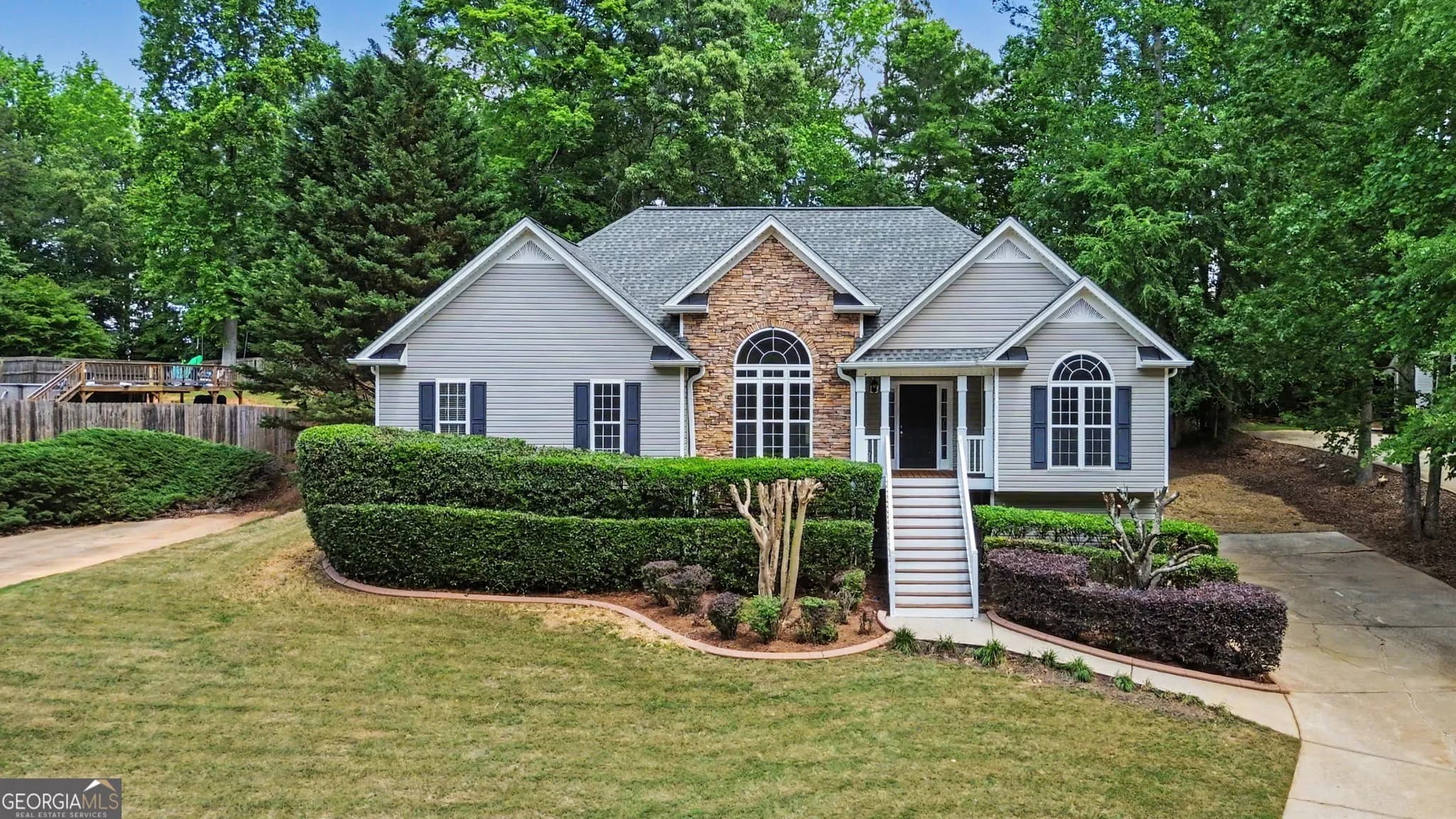 222 Riverstone Dr, Hiram