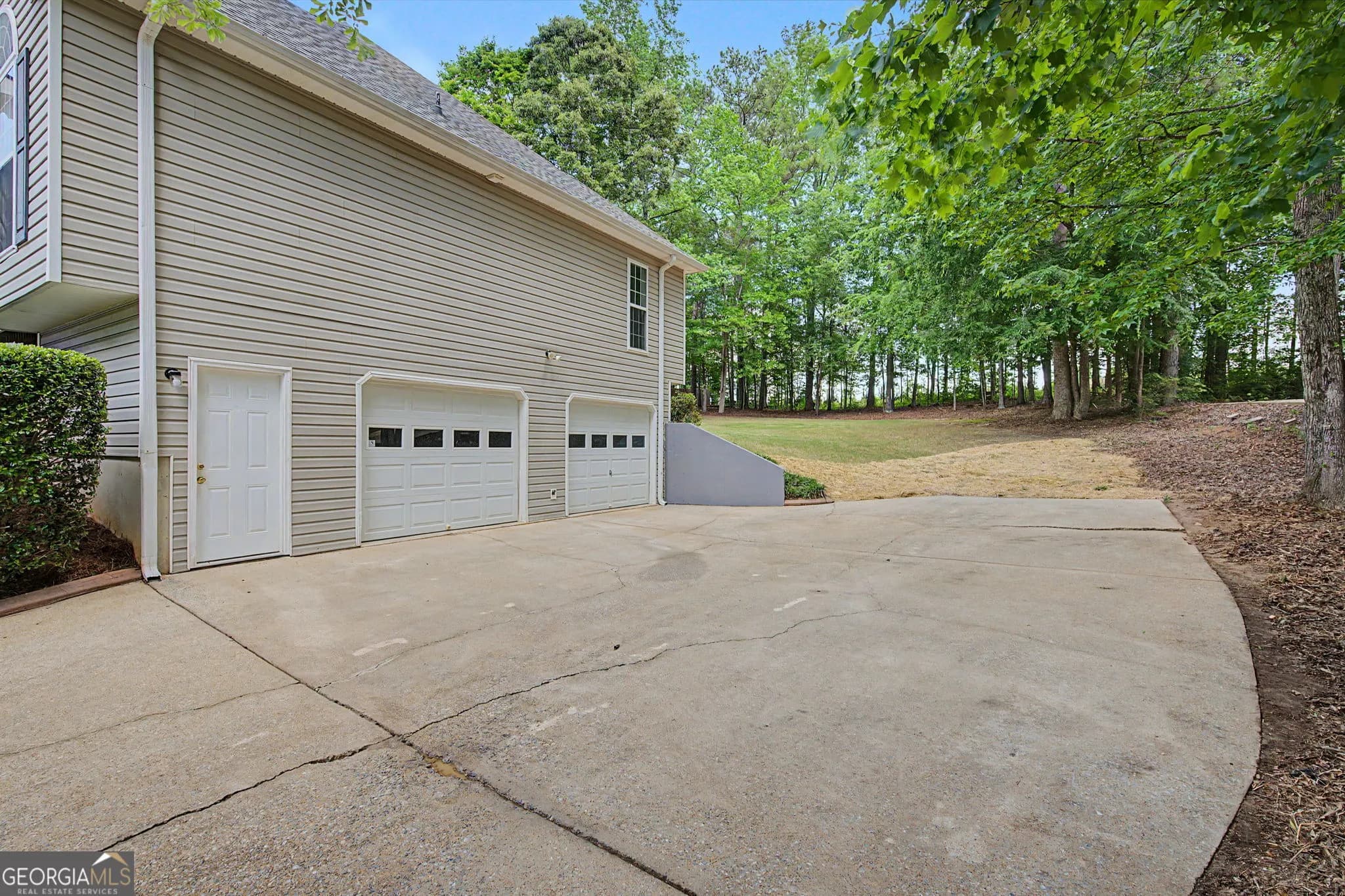 222 Riverstone Dr — photo 45 of 56