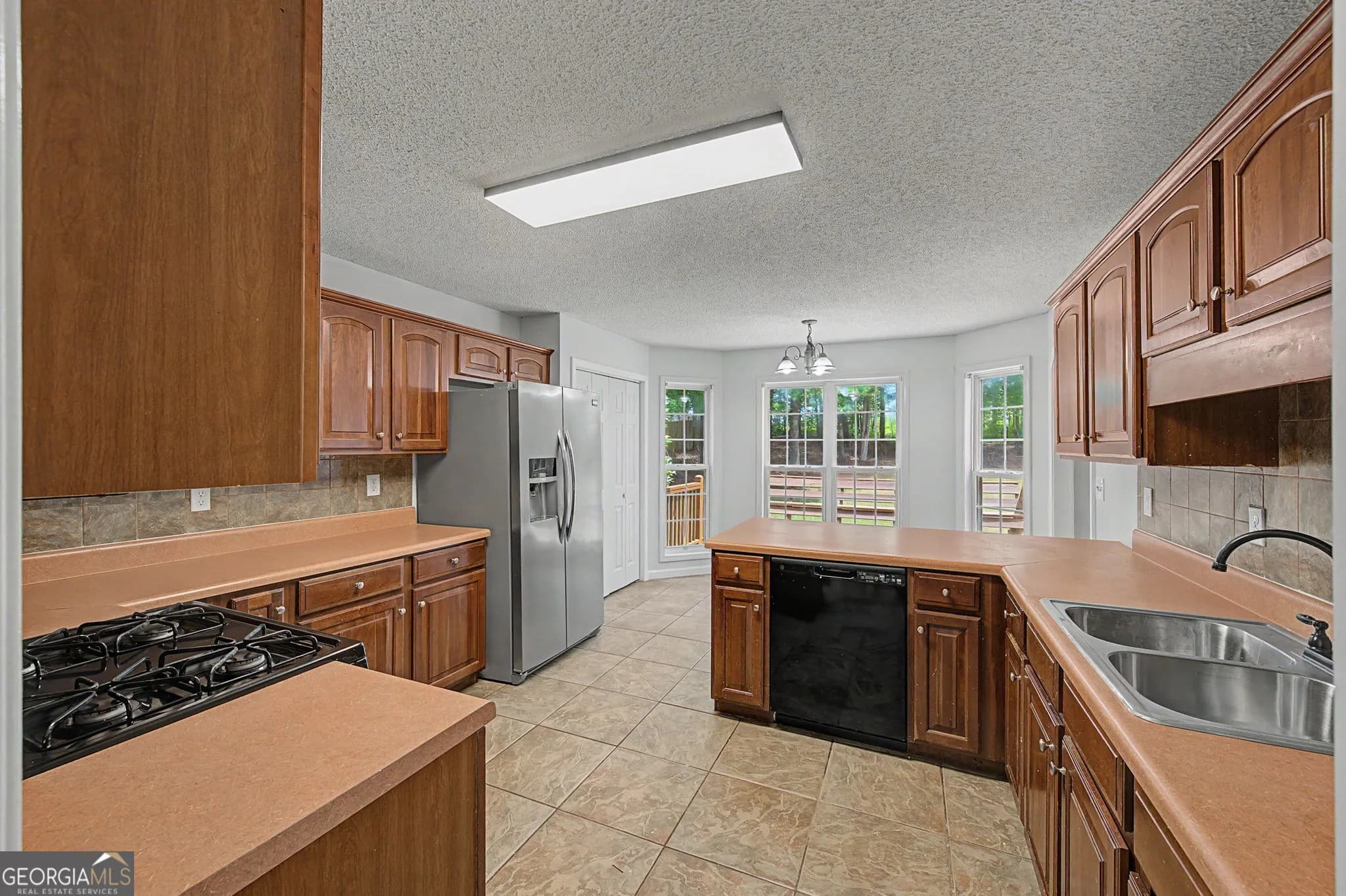 222 Riverstone Dr — photo 5 of 56