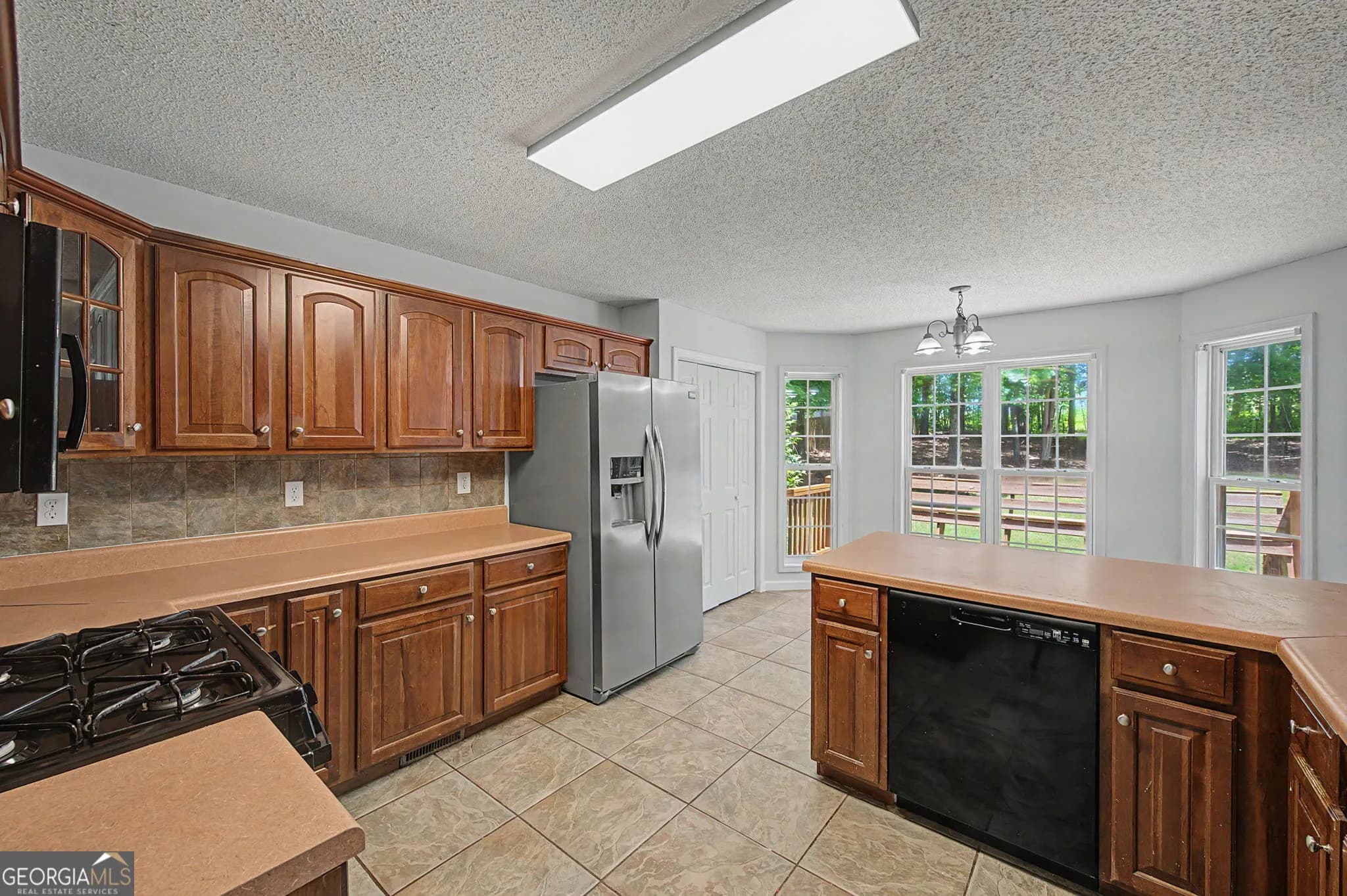 222 Riverstone Dr — photo 6 of 56