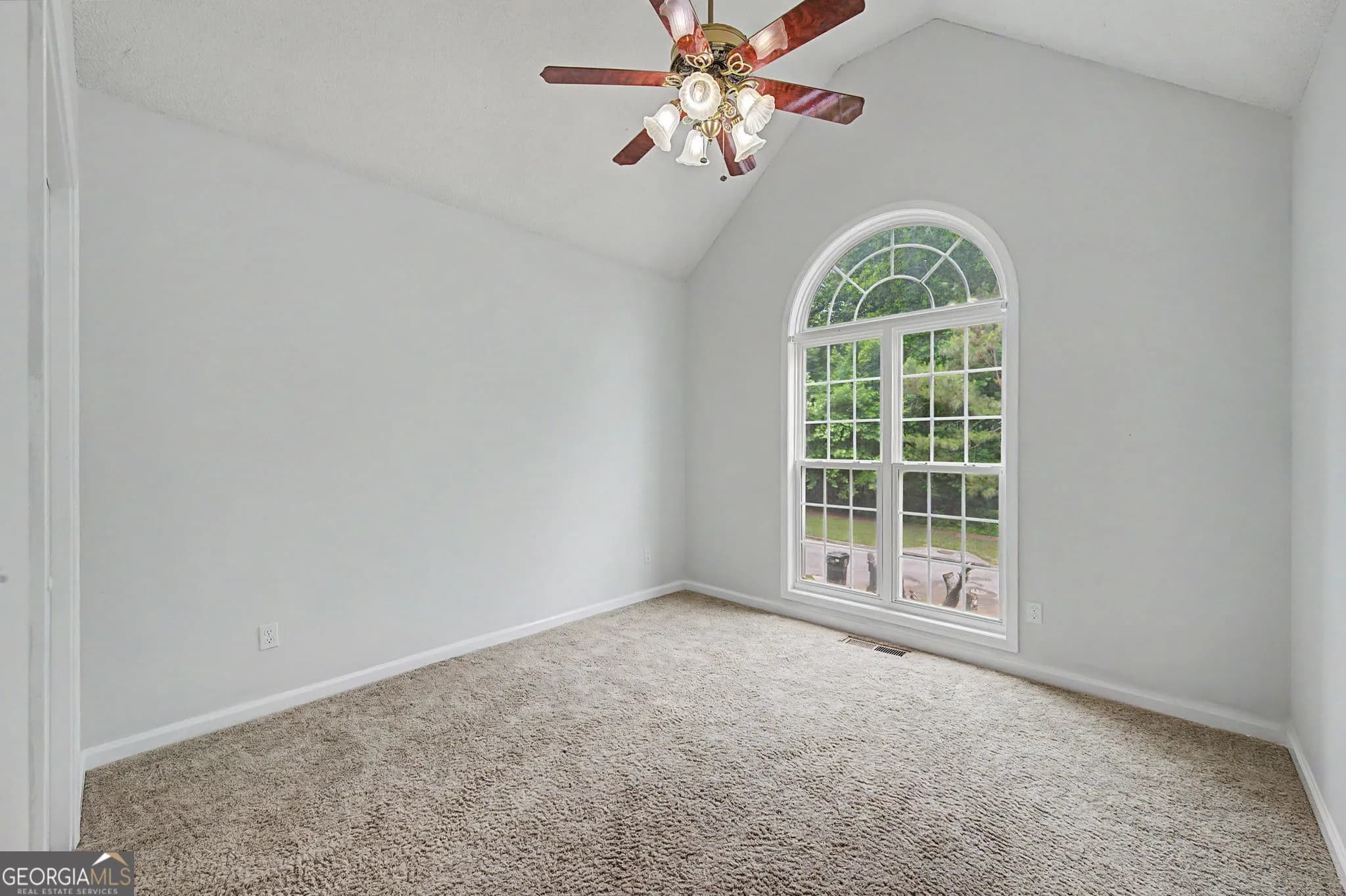 222 Riverstone Dr — photo 15 of 56