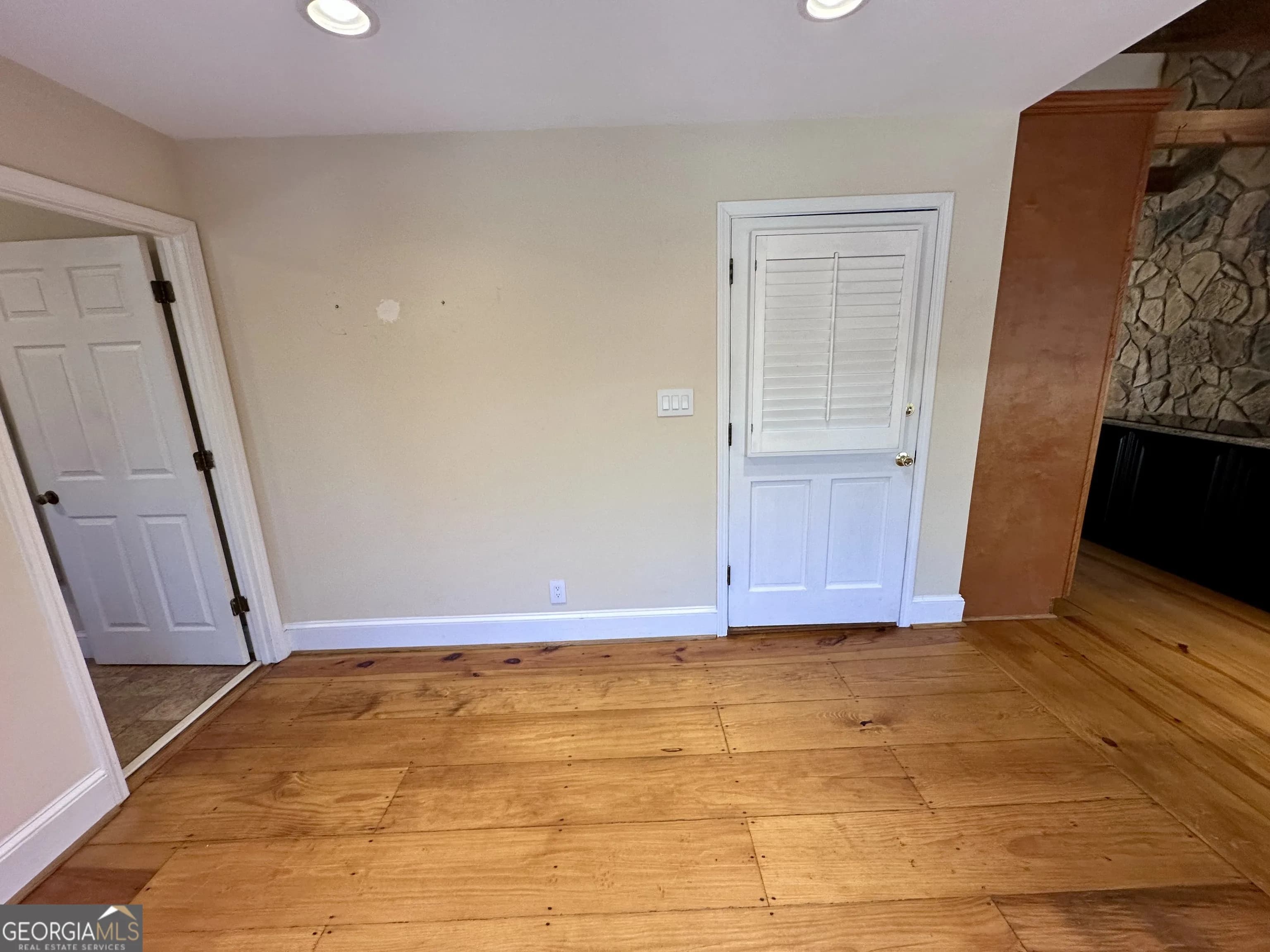 8518 Downs Rd — photo 22 of 82