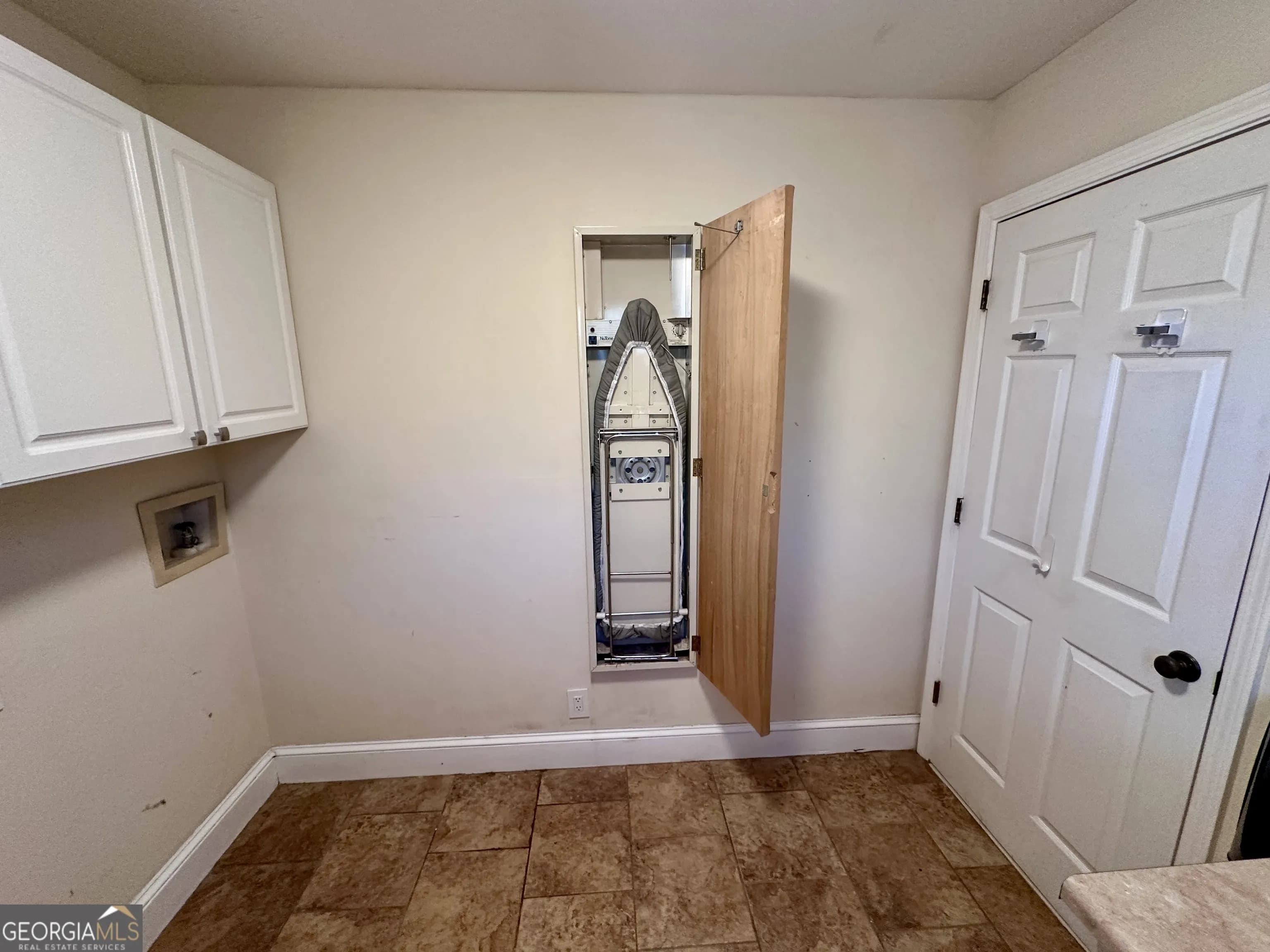 8518 Downs Rd — photo 18 of 82