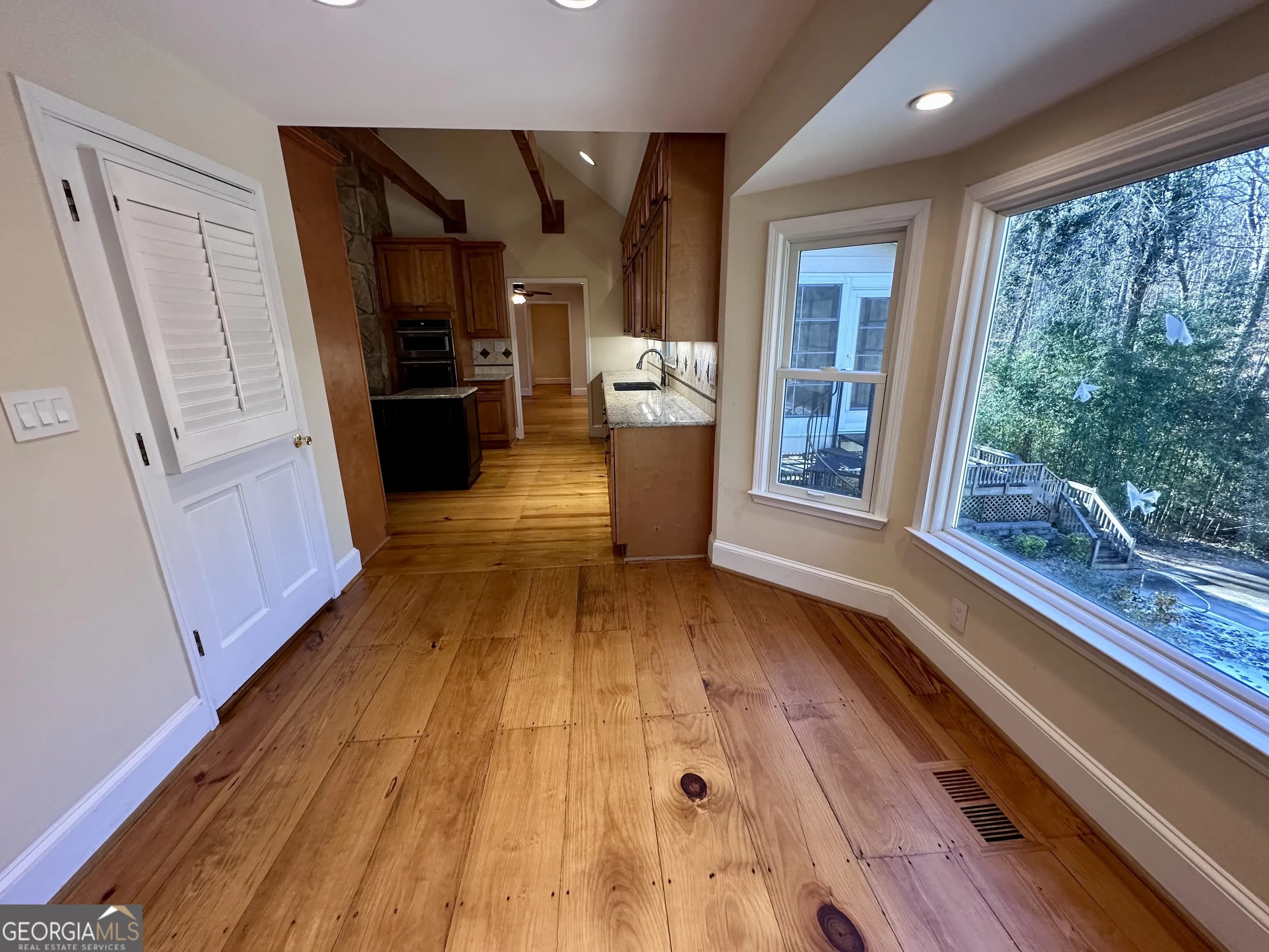 8518 Downs Rd — photo 15 of 82