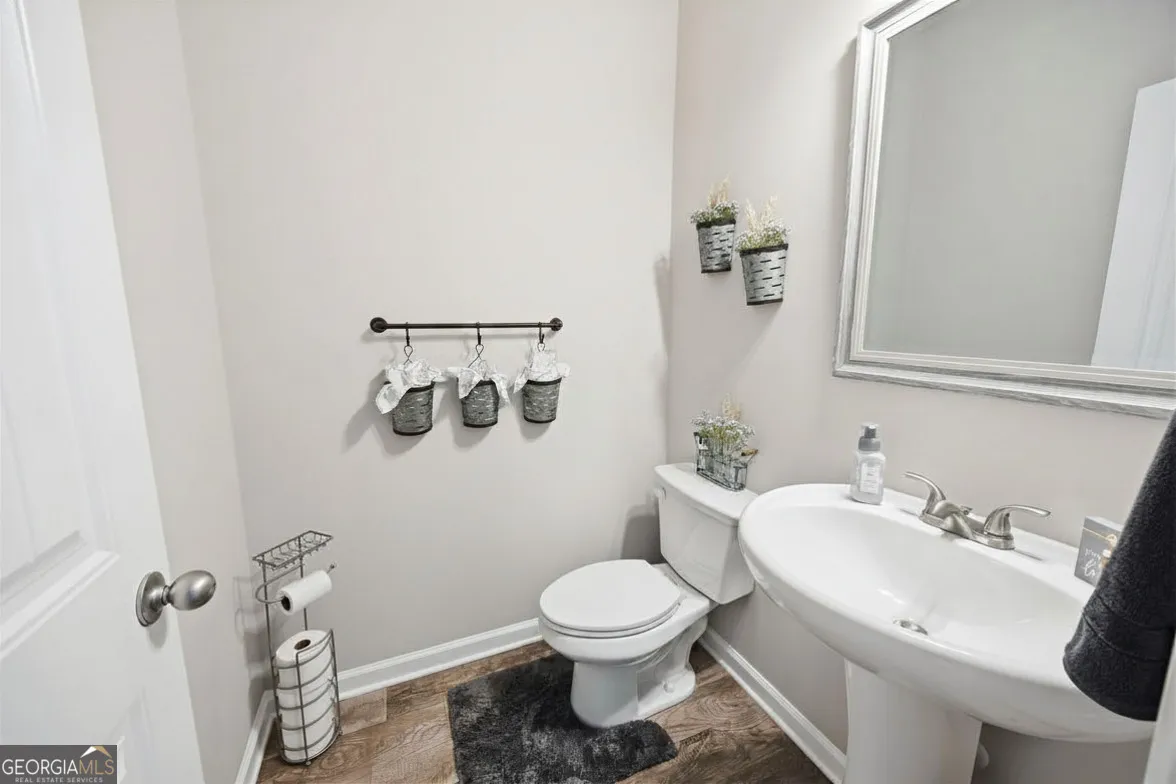 592 Willow Springs Dr — photo 4 of 27