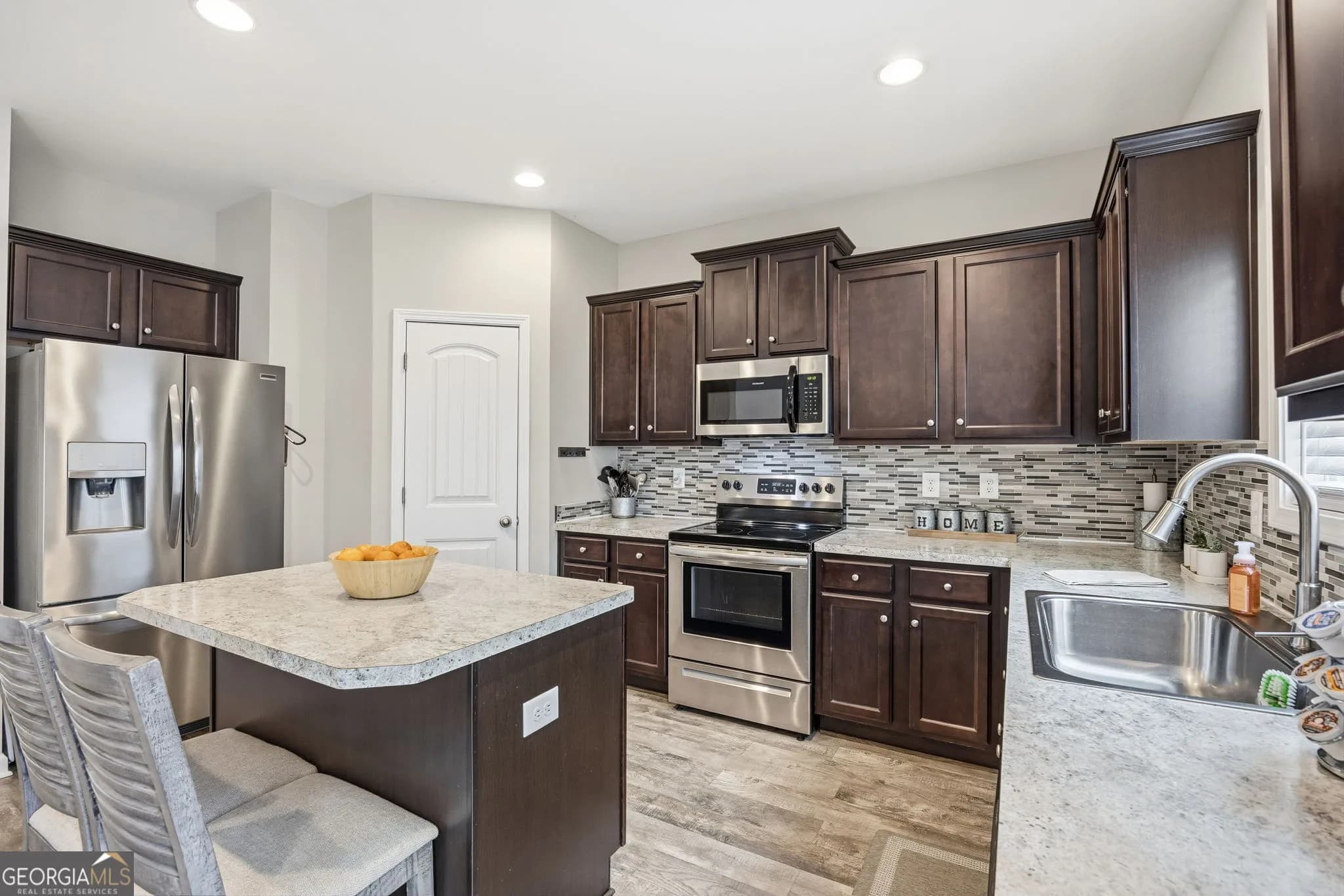 592 Willow Springs Dr — photo 3 of 27