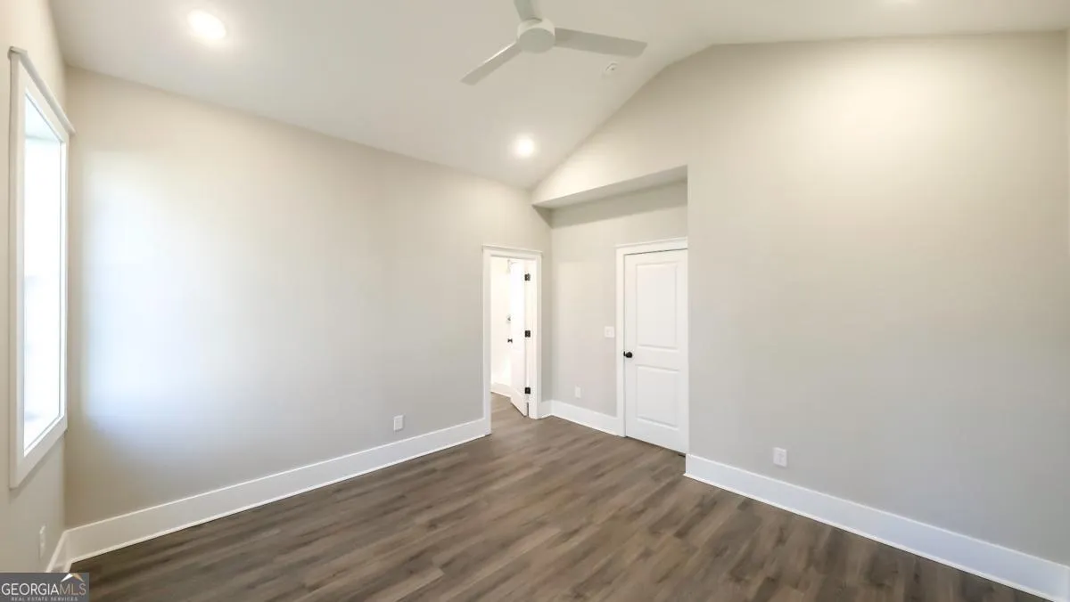 485 West Ave — photo 9 of 41