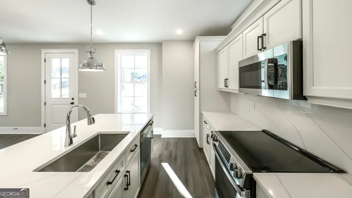 485 West Ave — photo 5 of 41