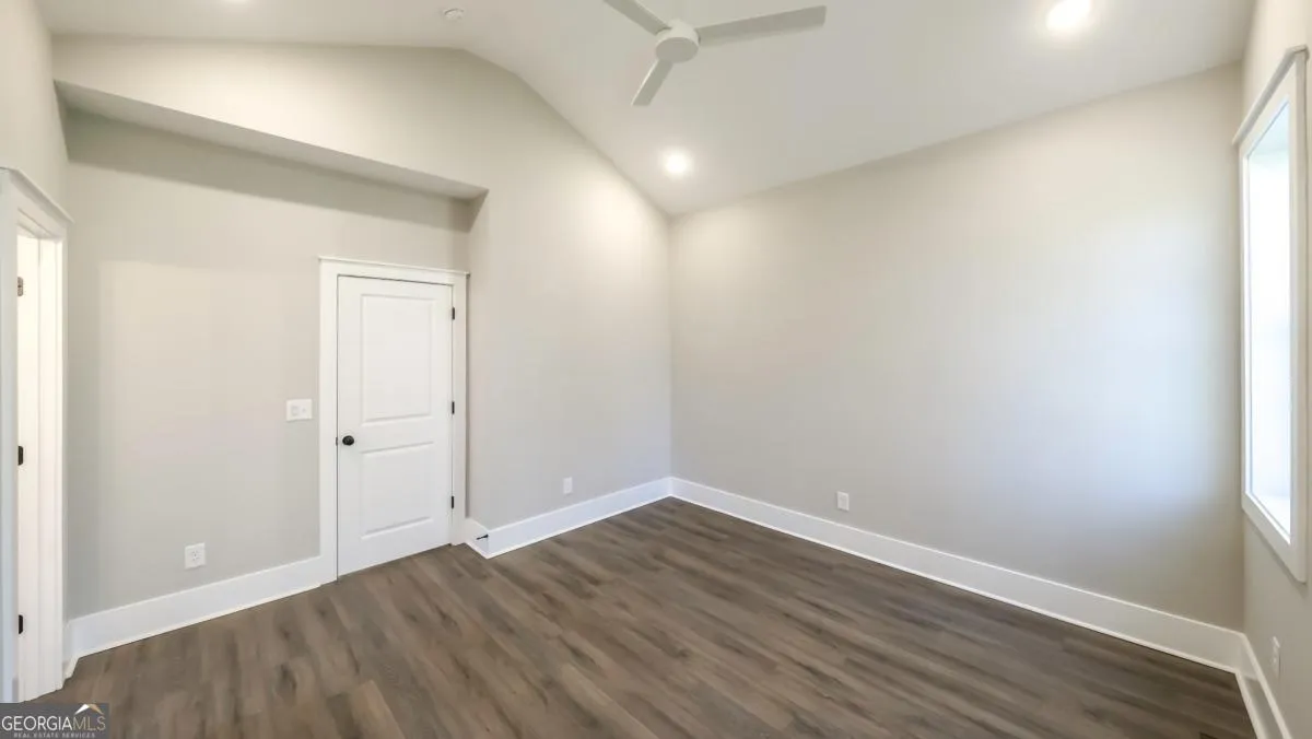 485 West Ave — photo 10 of 41