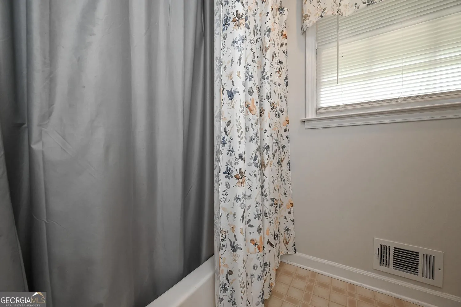 4701 E Glen Ridge Cir — photo 7 of 30