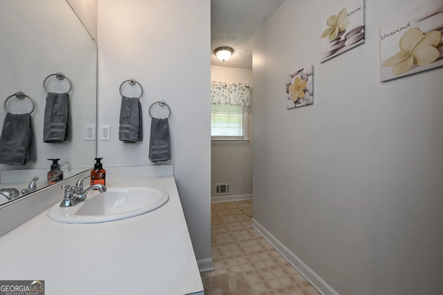 4701 E Glen Ridge Cir — photo 6 of 30