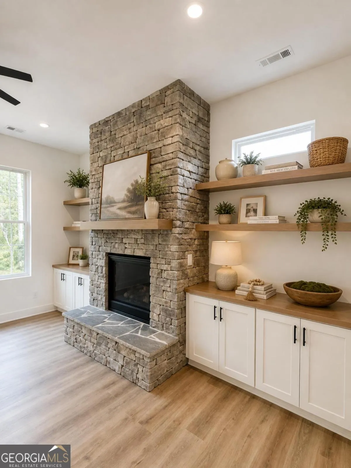 790 Ferguson Pl — photo 15 of 19